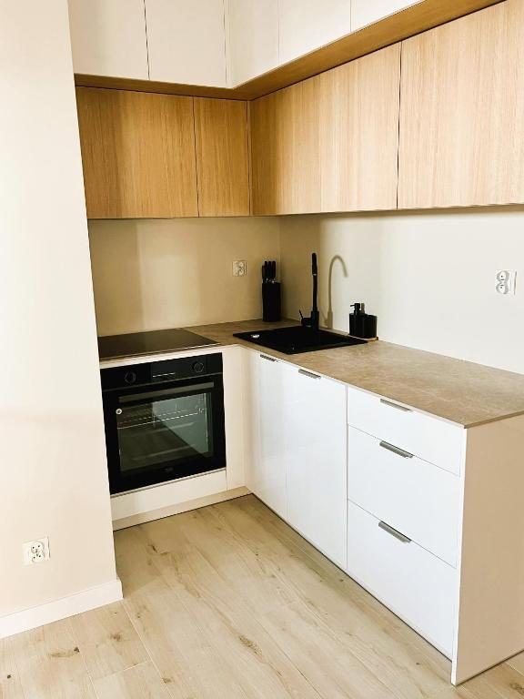 Shared kitchen with oven and stovetop
